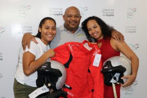 La CTG remet des équipements automobiles à l’équipage féminin de l’ASA Equateur